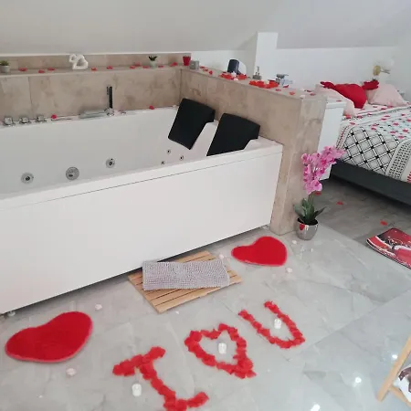 Apartmán Jacuzzi Au Centre *