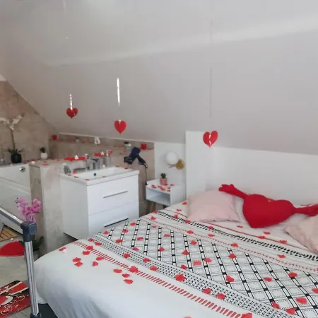 Apartmán Jacuzzi Au Centre *